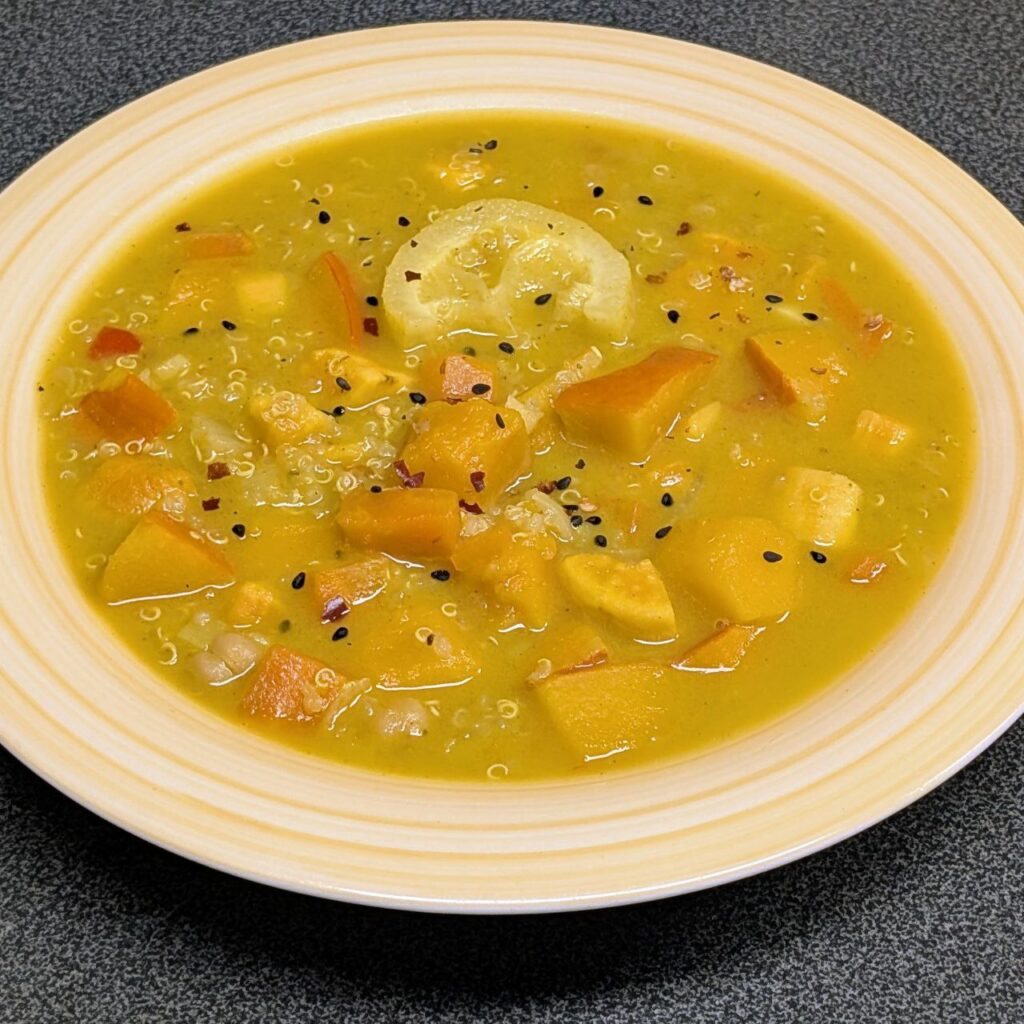 Kürbiseintopf mit Süßkartoffel und Kokosmilch