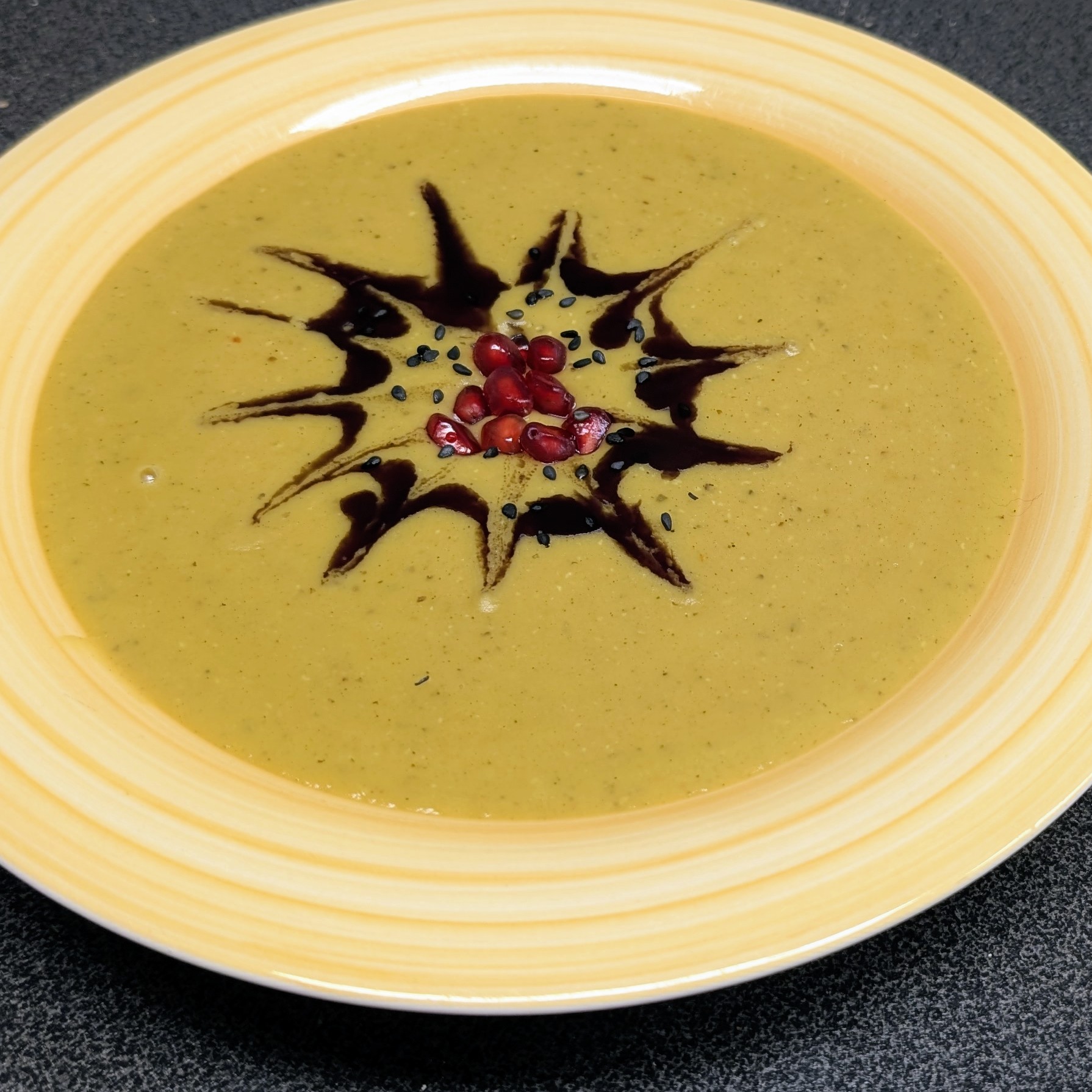 Rote-Linsen-Suppe mit Kokosmilch