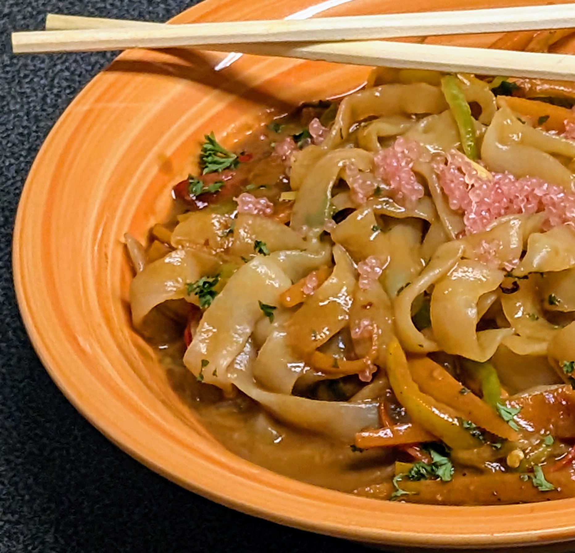 Konjak-Nudeln mit Wok-Gemüse