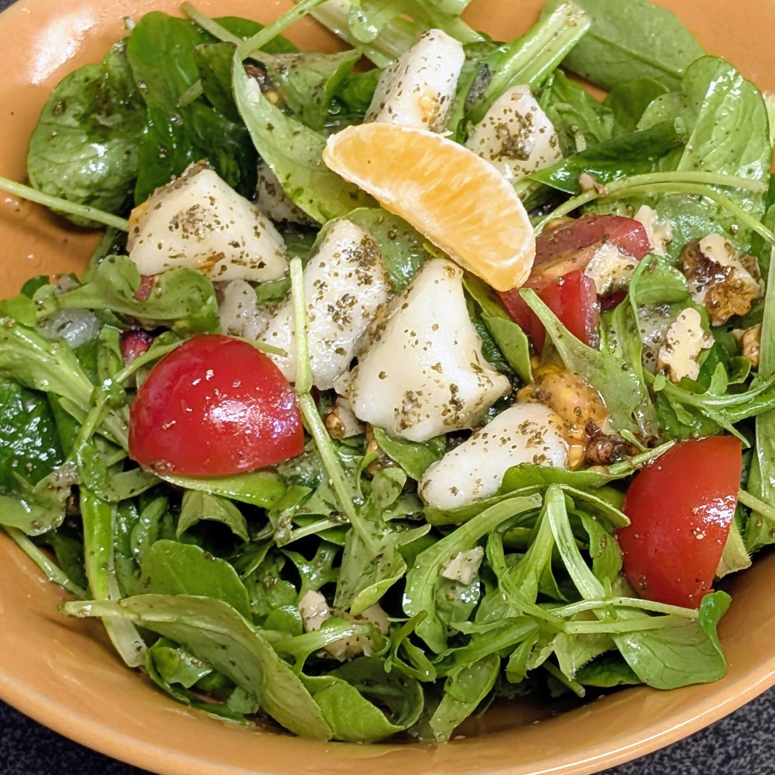 Feldsalat mit Birnen und Walnüssen