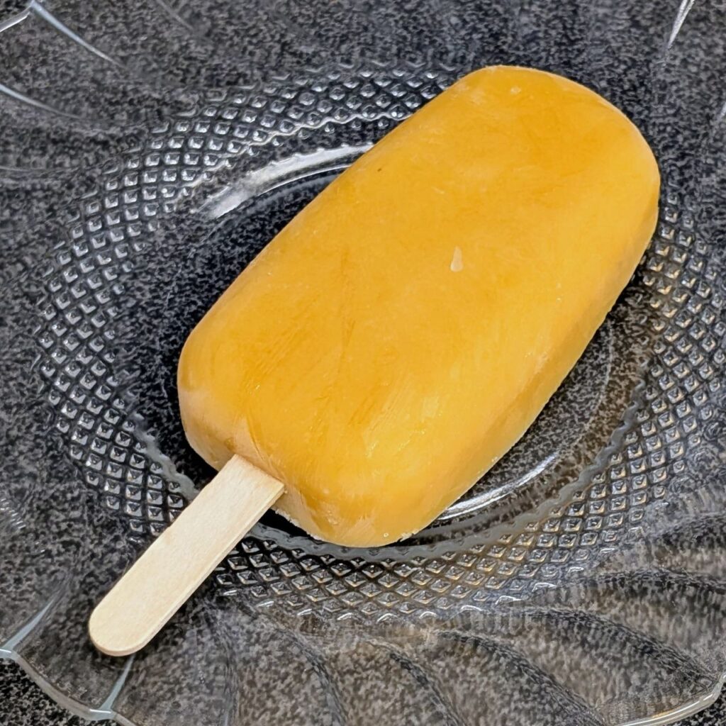 Stilein aus Mango, Kokos und Orangensaft