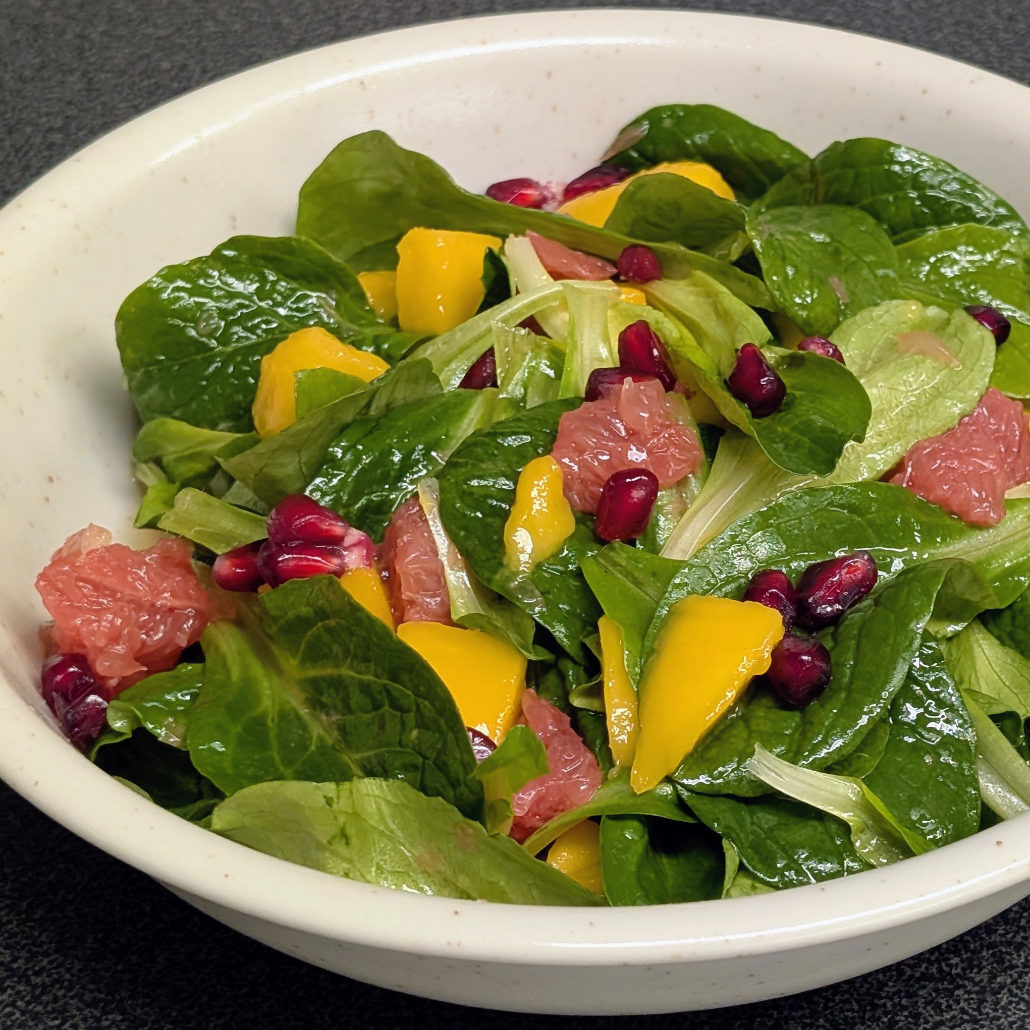Mango-Feldsalat mit Grapefruitdressing
