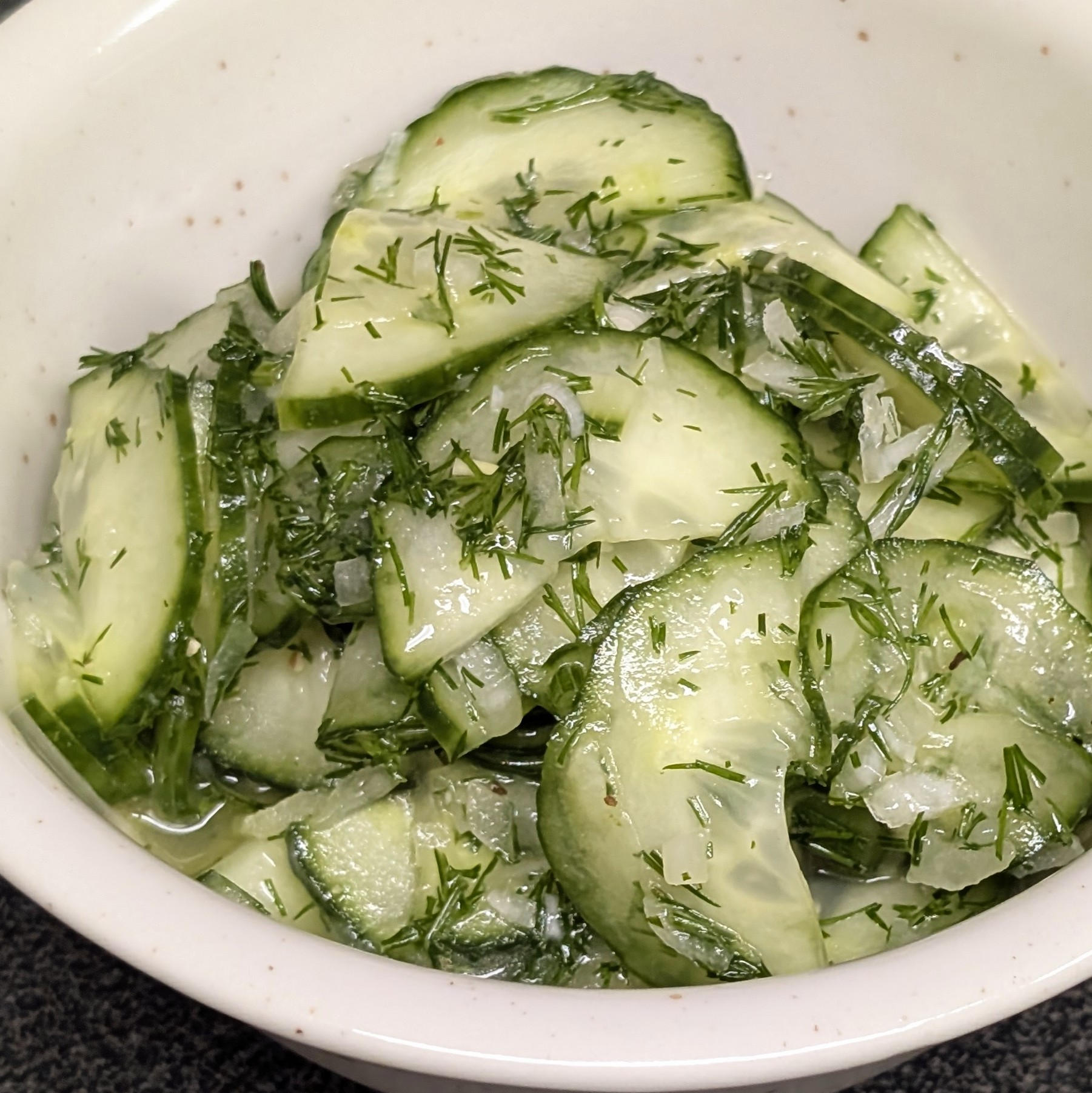 Gurkensalat süß-sauer (Mein Lieblingsrezept)