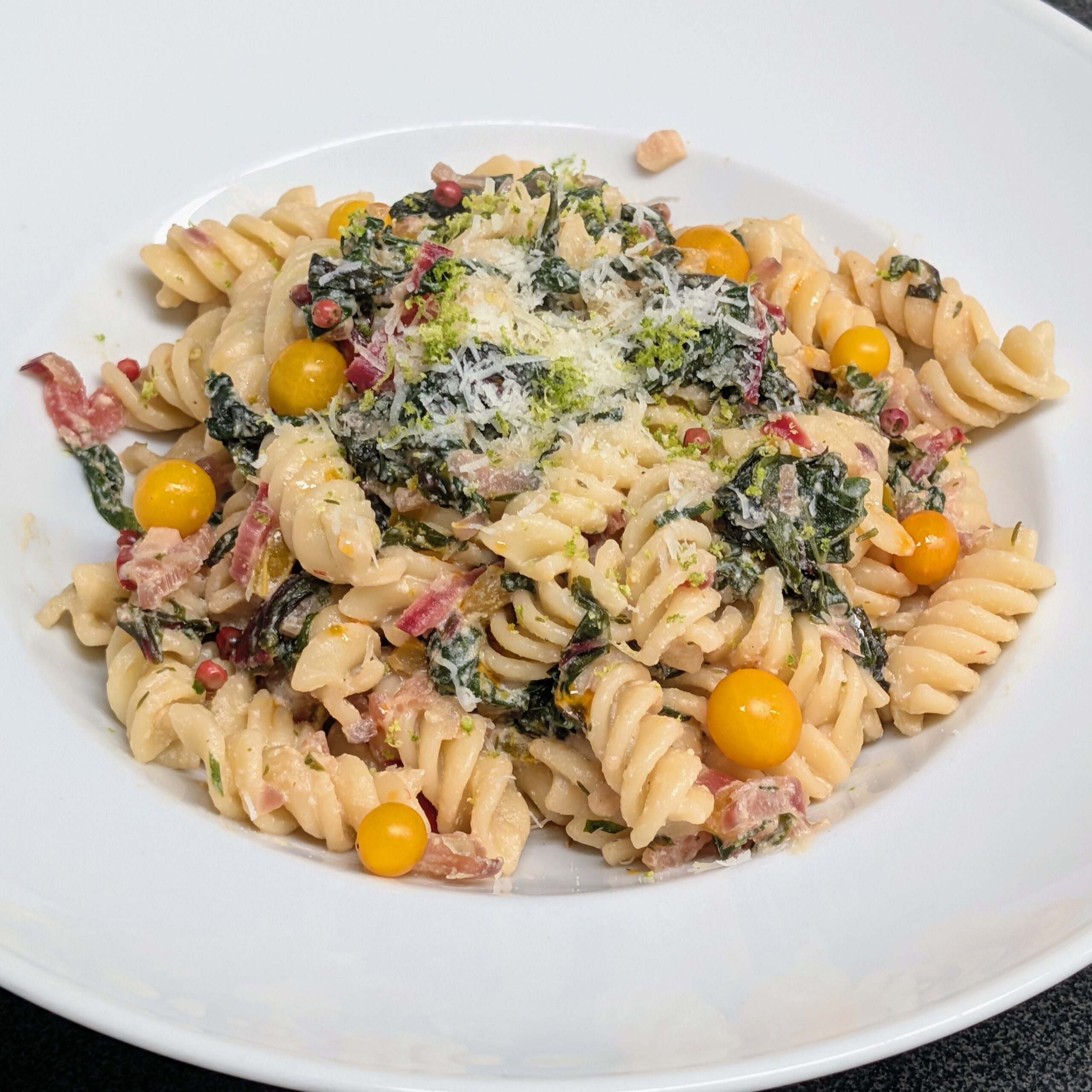 Pasta mit Mangold und Kapuzinerkresse