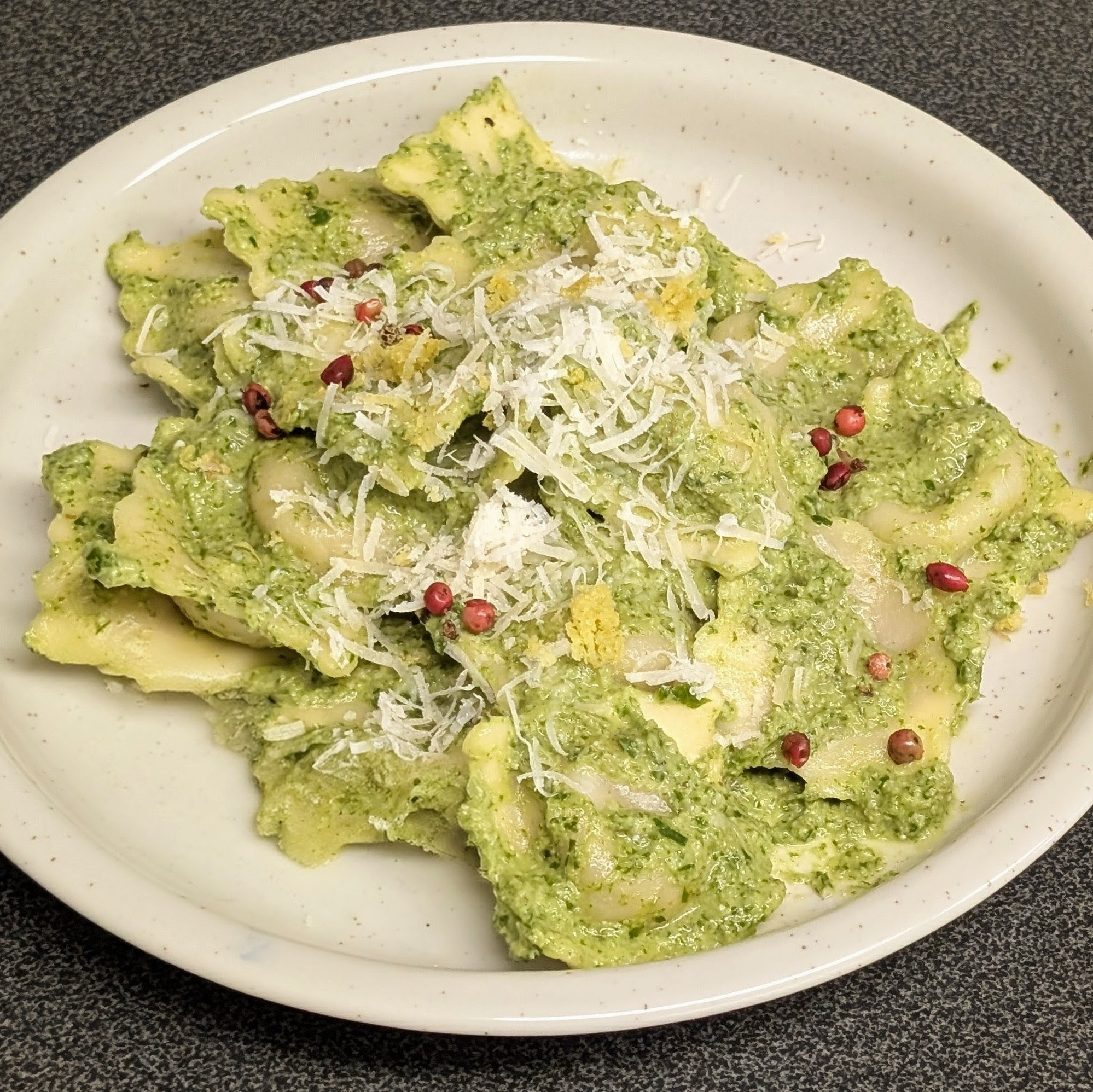 Petersilienpesto mit Walnuß und Zitrone