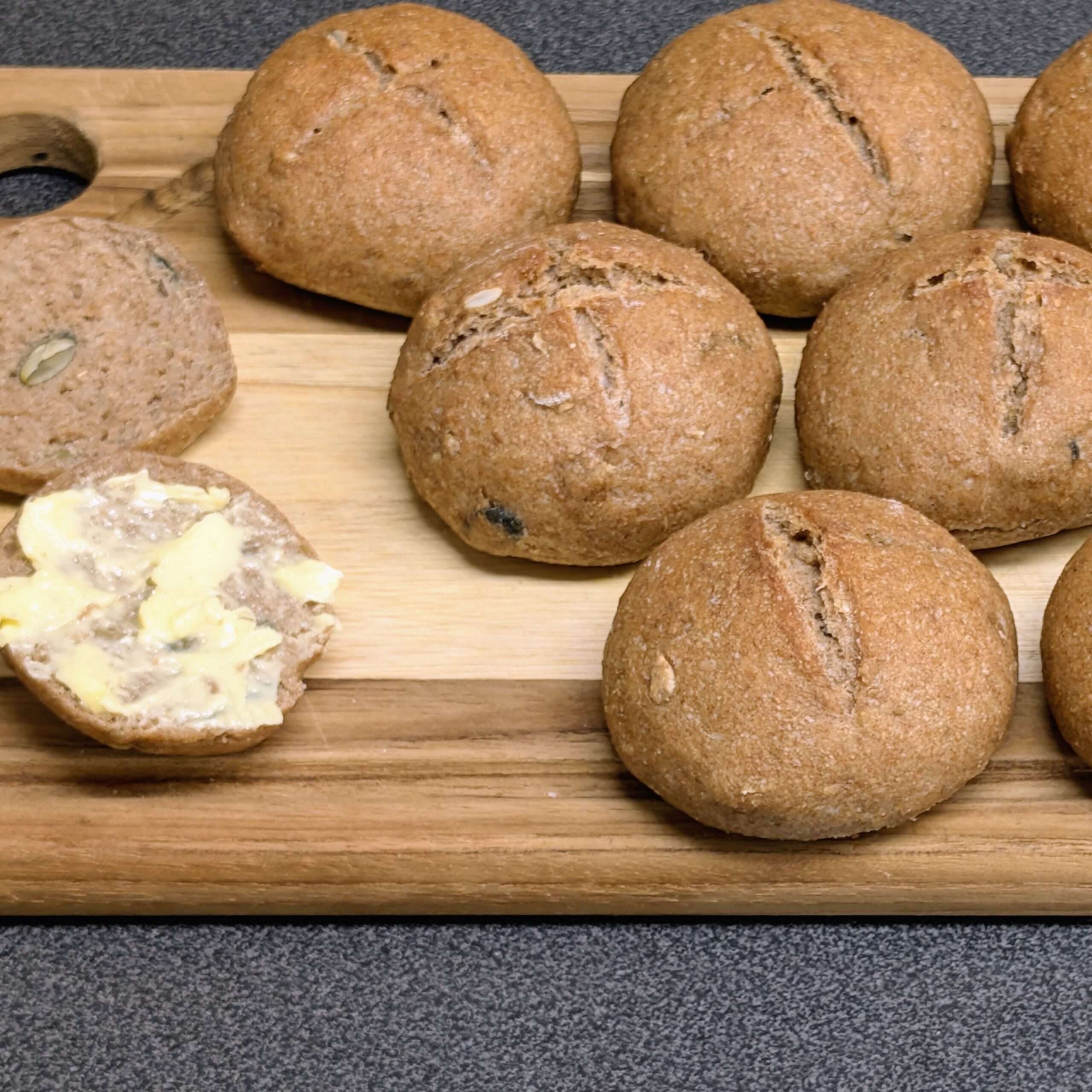 Vollkornbrötchen aus Sauerteig