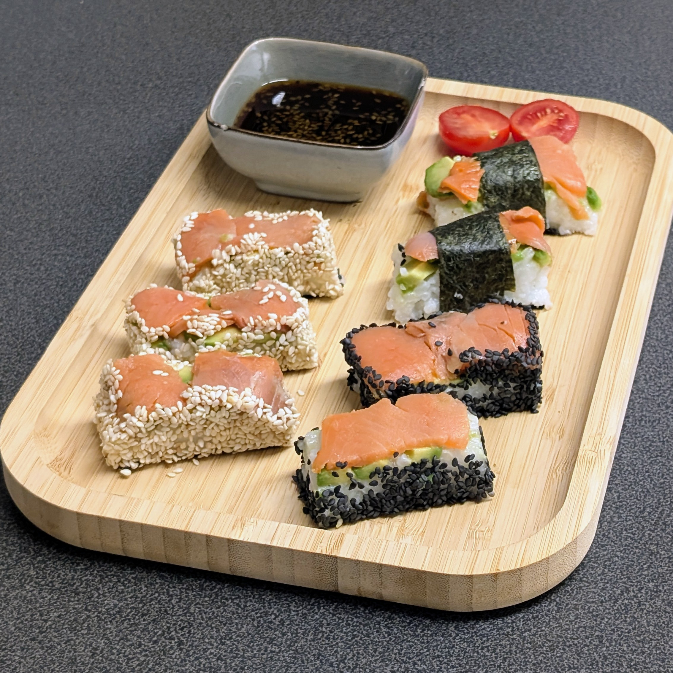 Sushi-Schnittchen „Sockeye & Avocado“