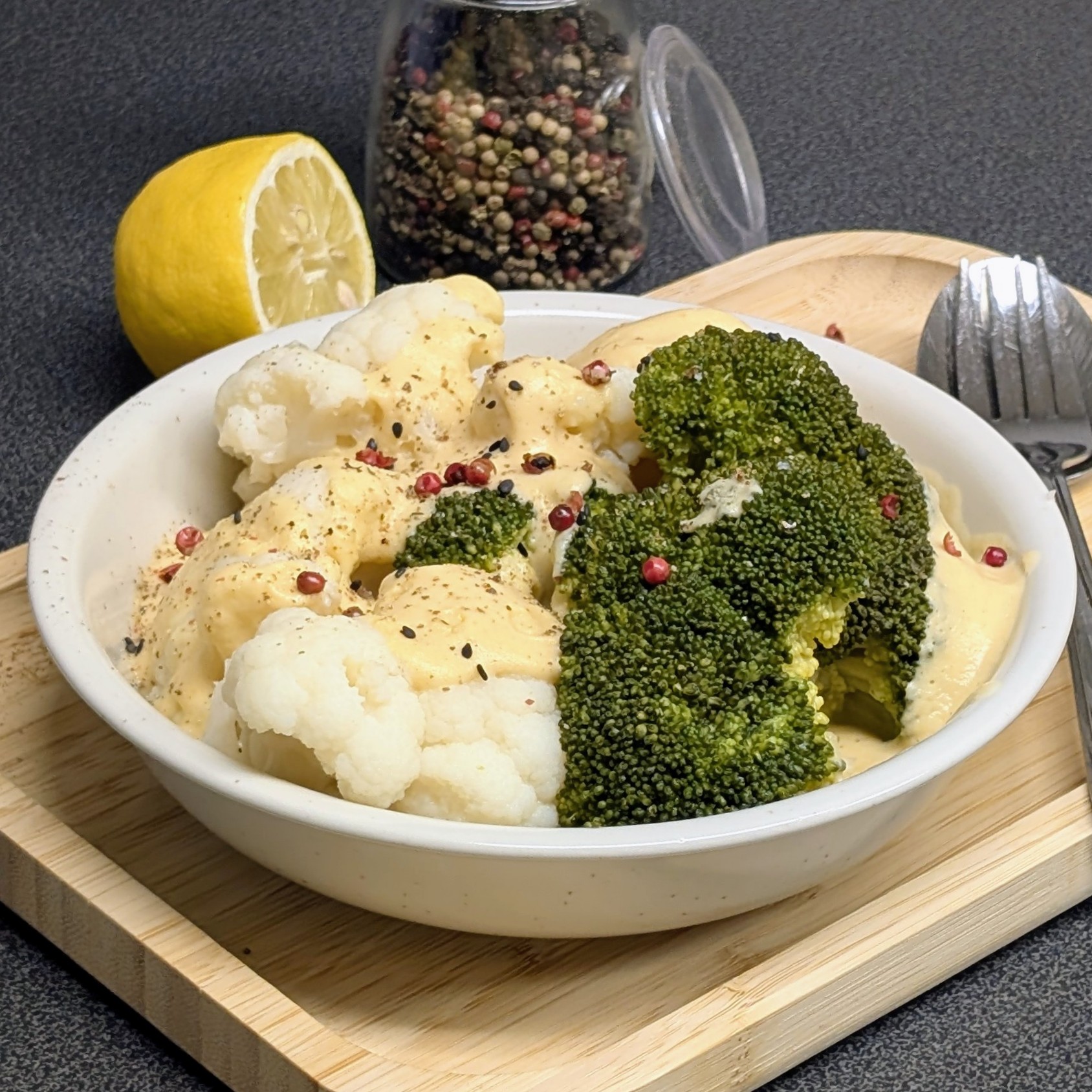 Blumenkohl und Brokkoli mit Sahnesoße