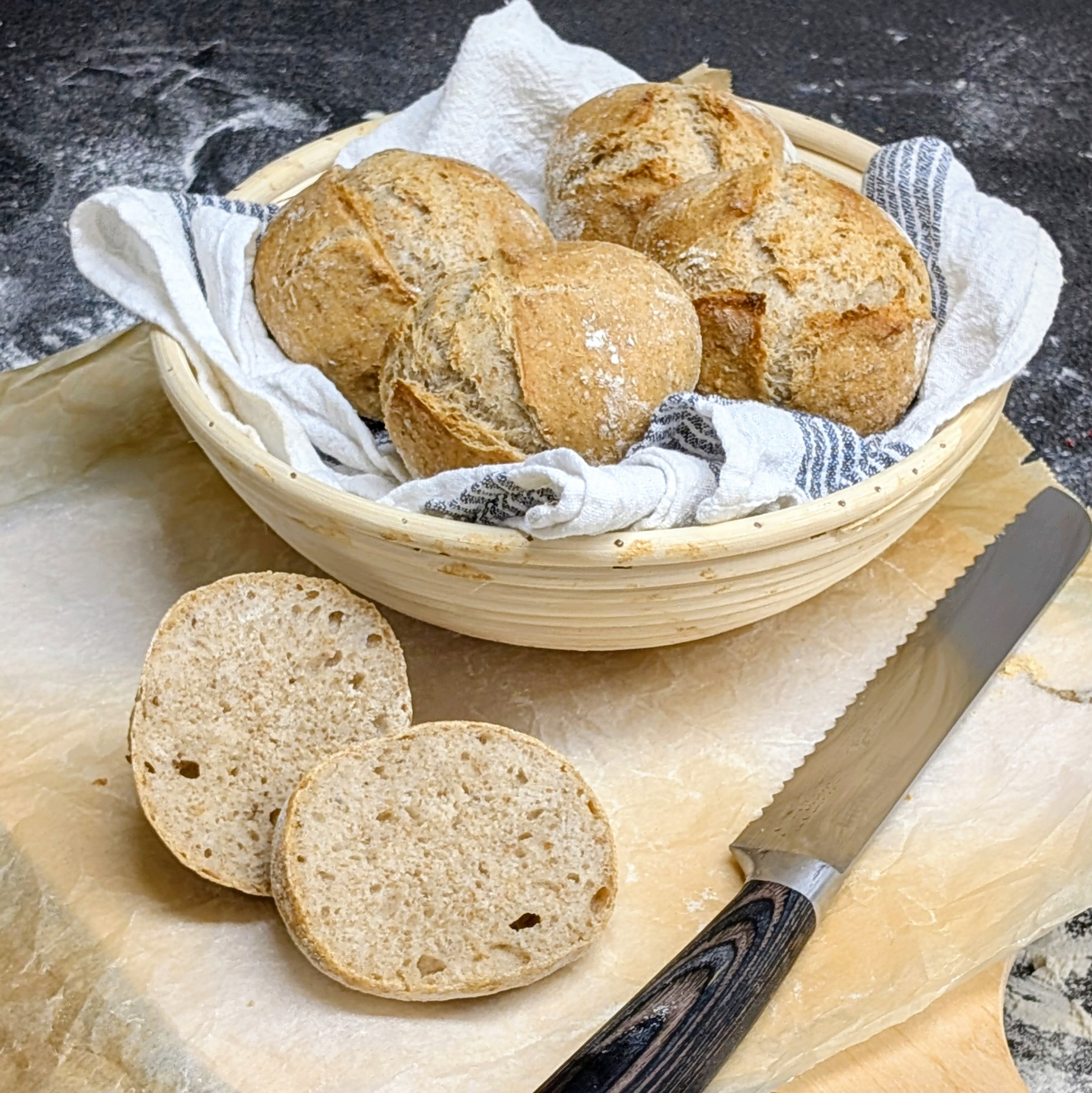 Roggen-Weizen-Krustis aus Sauerteig