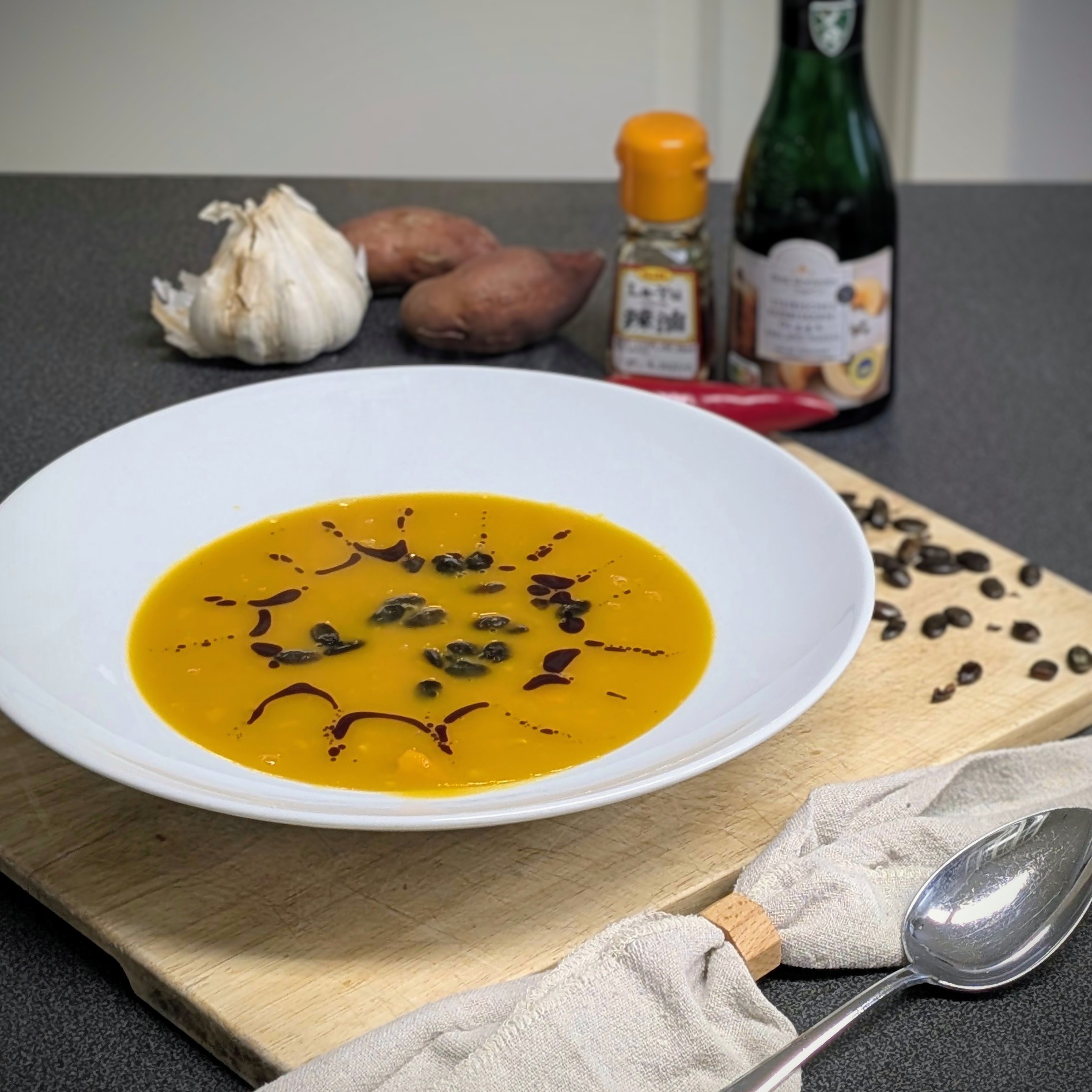 Stückige Kürbis-Süßkartoffel-Suppe mit Reis