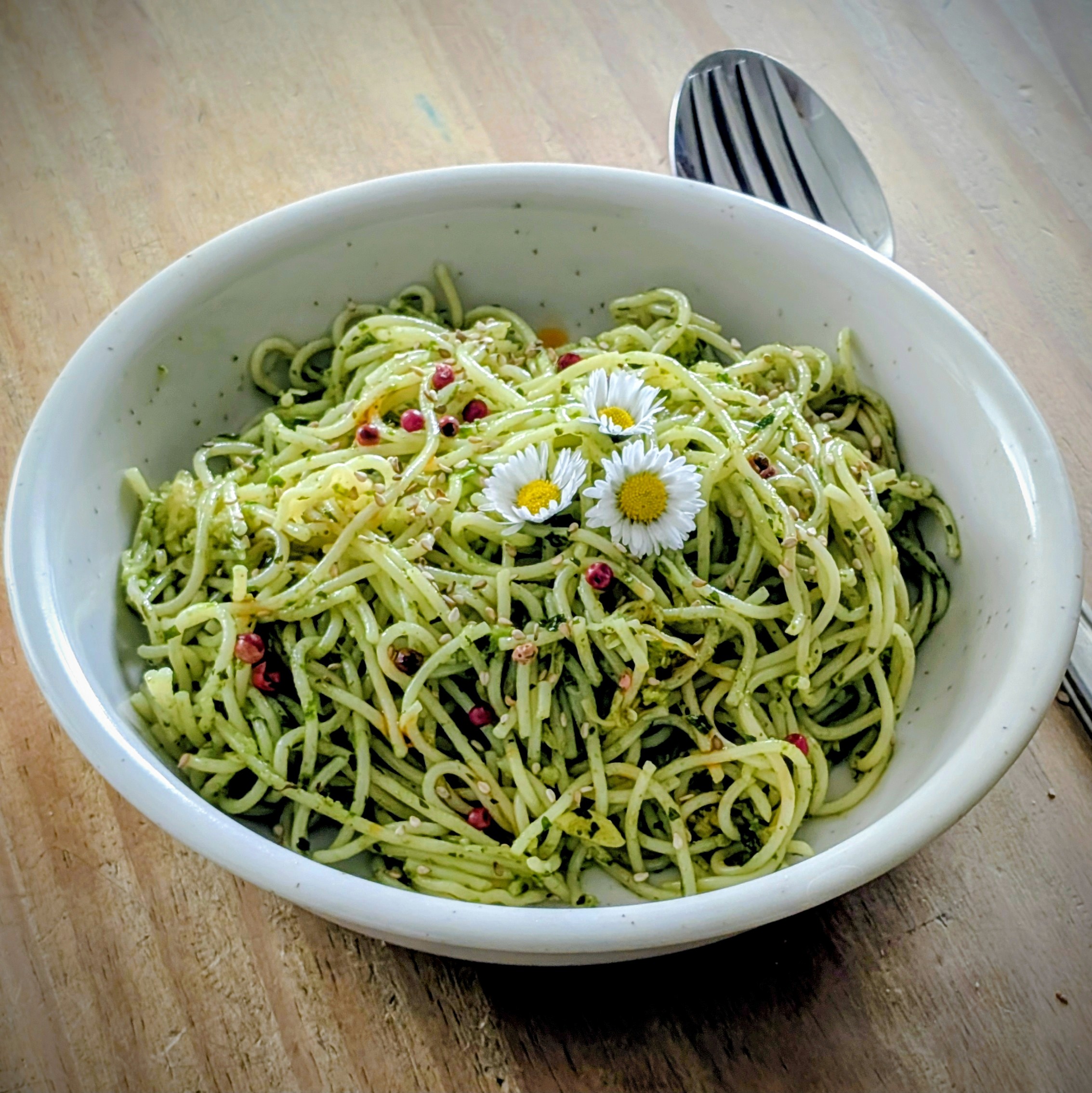 Spaghetti „Verde“ mit Bärlauch & Frühlingsboten