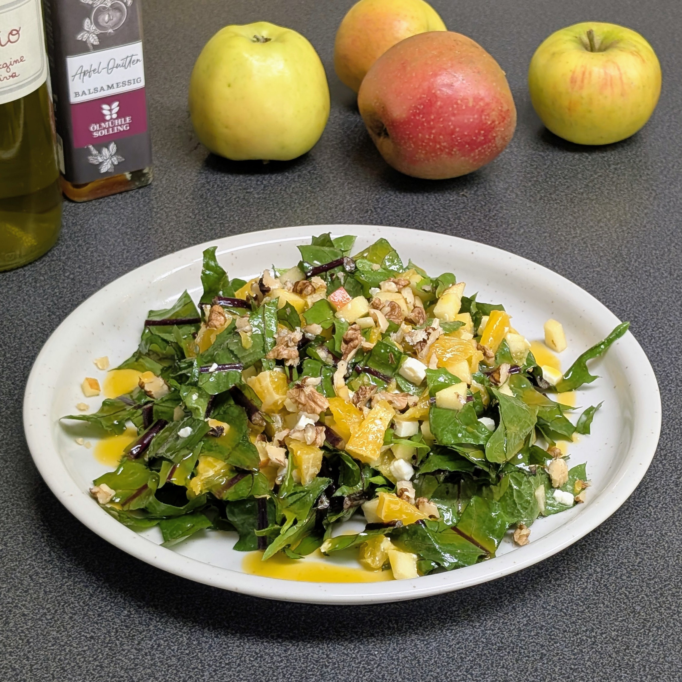 Zichorien-Salat mit Orange, Apfel & Feta