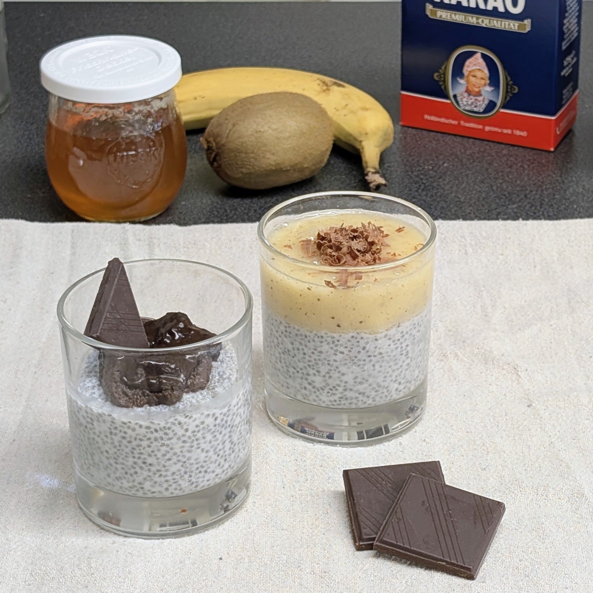 Kokos-Chiapudding mit Schoko-Topping